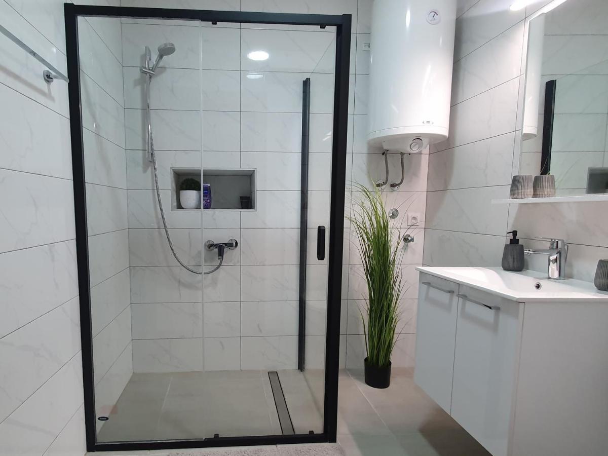 Afrodita Apartment Vrdnik Esterno foto